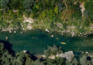 kayak gorges du tarn,Les différences entre le canyoning et les autres sports aquatiques